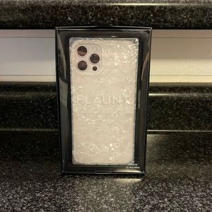 Flaunt: Square iPhone 12 Pro Max Case